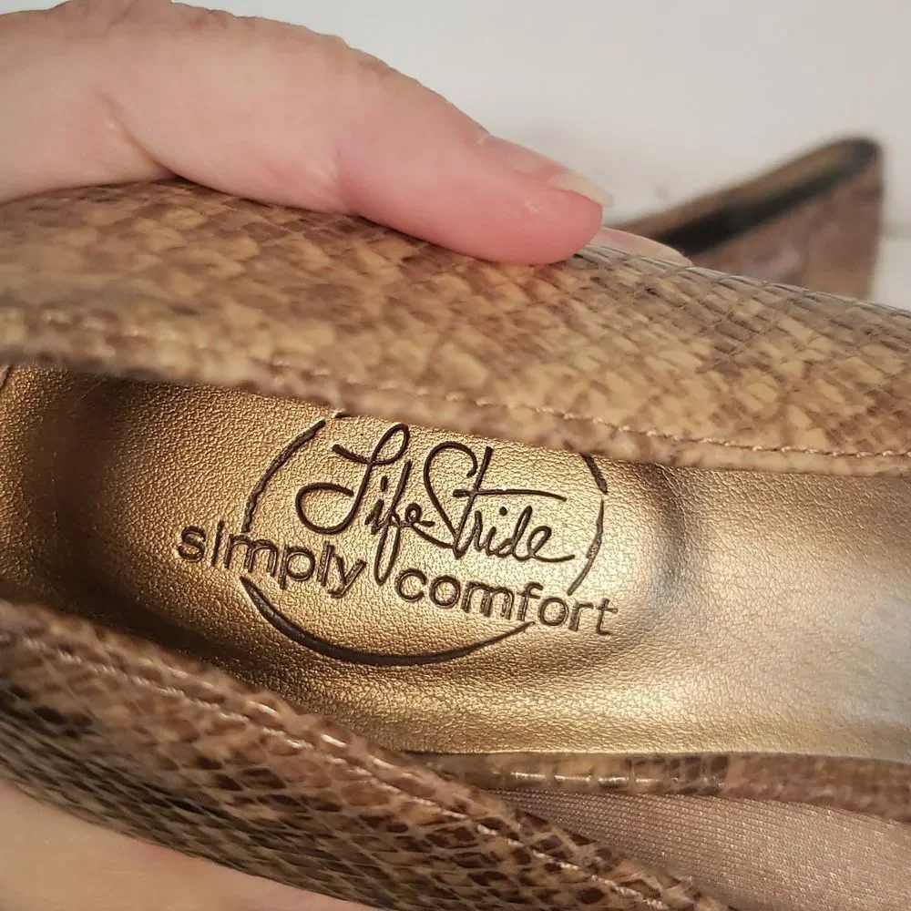 Life Stride Landeo Tan Brown Snakeskin Pattern Comfort Flex Wedges Sz 9.5
